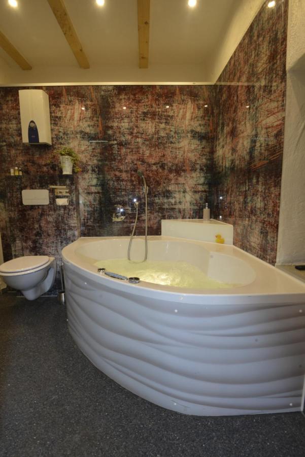 Eifel Kate, Relaxen Mit Sauna Und Whirlpool Dahlem  Luaran gambar