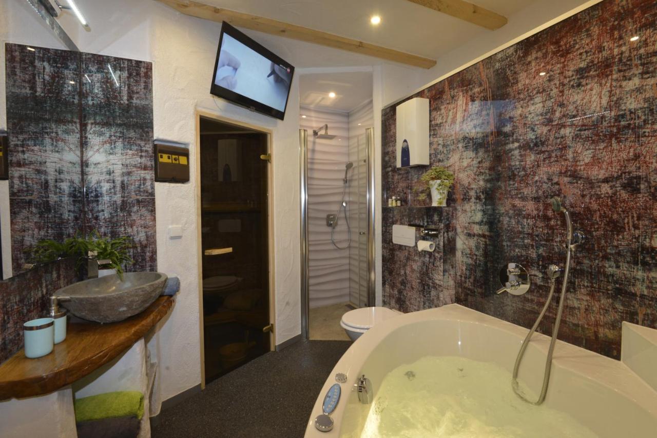 Eifel Kate, Relaxen Mit Sauna Und Whirlpool Dahlem  Luaran gambar